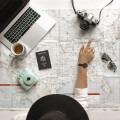 Waarom slaat je telefoon tijdzones soms verkeerd over op vakantie?