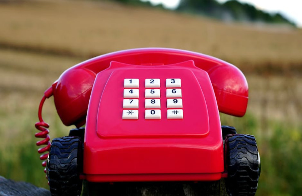Van wie is het telefoonnummer 0880885885?