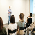 Straatcultuur in de klas, hoe herstelt u de groepsdynamiek?