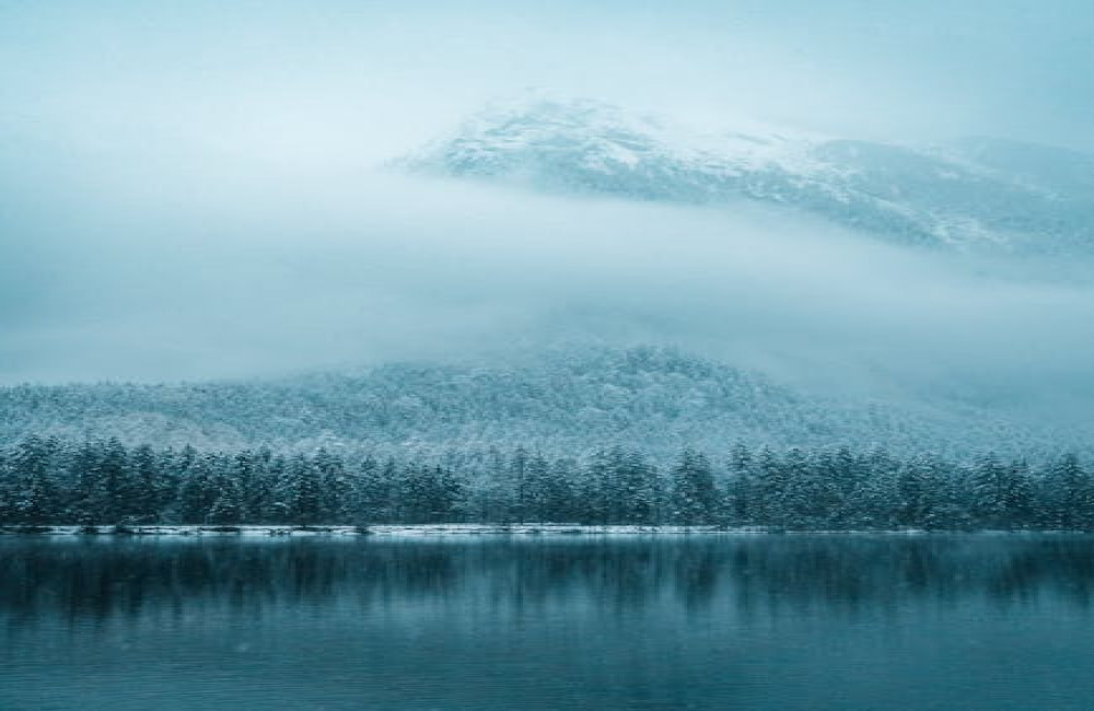 Waarom draait een spiegel links en rechts om maar niet boven en onder