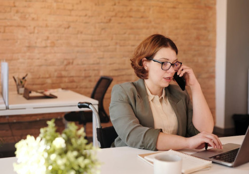 Wat is een senior business consultant en welke werkzaamheden komen kijken bij deze rol?