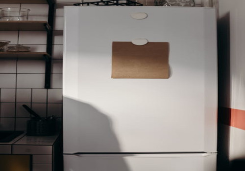 Waarom piept een koelkast en hoe los je het op?
