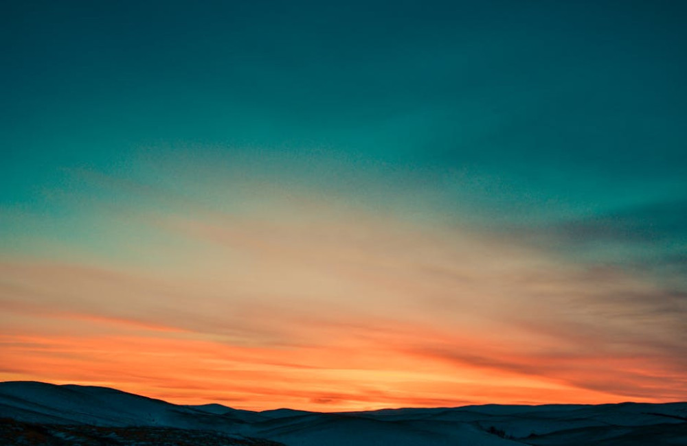 Waarom is de lucht blauw? Uitleg van een alledaags natuurverschijnsel