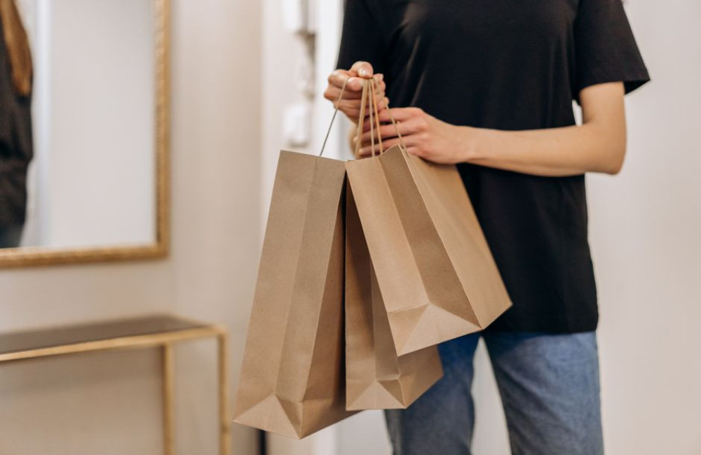 Hoe lang kunnen gekoelde boodschappen in een warme auto liggen bij 30 graden