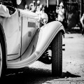 Klassieke aankomst? De oldtimer trouwauto als blikvanger op jullie trouwdag!